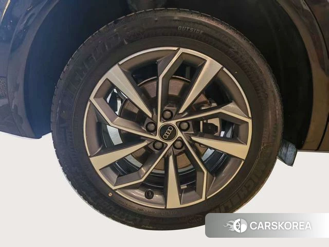 Audi Q5L 2023 Черный из Китая, фото 4