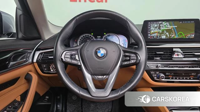 BMW 5 Series (G30) 2018 Серый из Кореи, фото 4