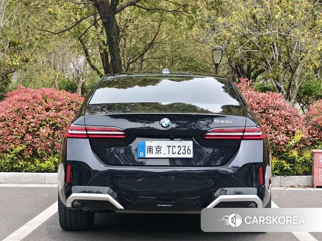 BMW 5 series 2025 Черный из Китая, фото 4