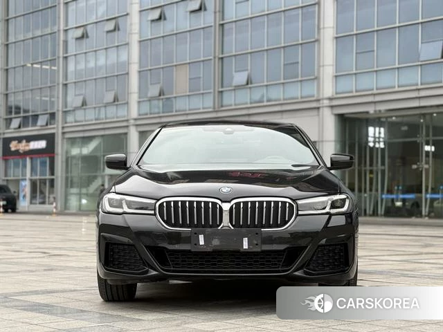 BMW 5 series 2023 Черный из Китая, фото 4