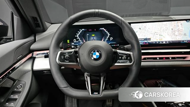 BMW 5 Series (G60) 2025 Черный из Кореи, фото 4