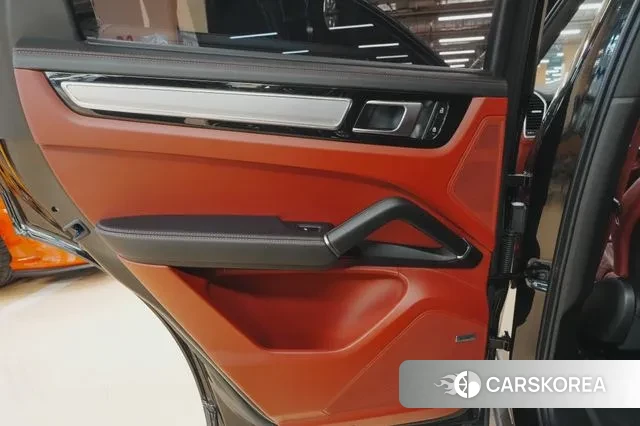 Porsche Cayenne (PO536) 2023 Черный из Кореи, фото 4