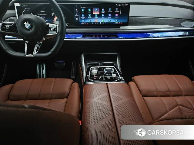BMW 7 Series (G70) 2023 Серебристо-серый из Кореи, фото 4