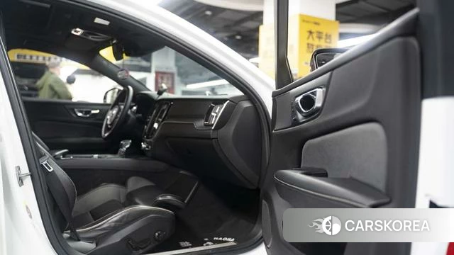 Volvo V60 2020 Белый из Китая, фото 4