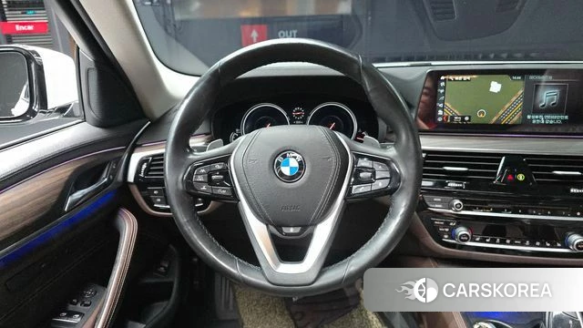 BMW 5 Series (G30) 2018 Белый из Кореи, фото 4