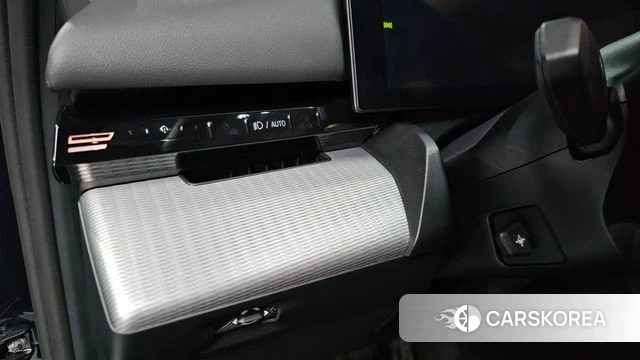 BMW 5 Series (G60) 2024 Черный из Кореи, фото 4