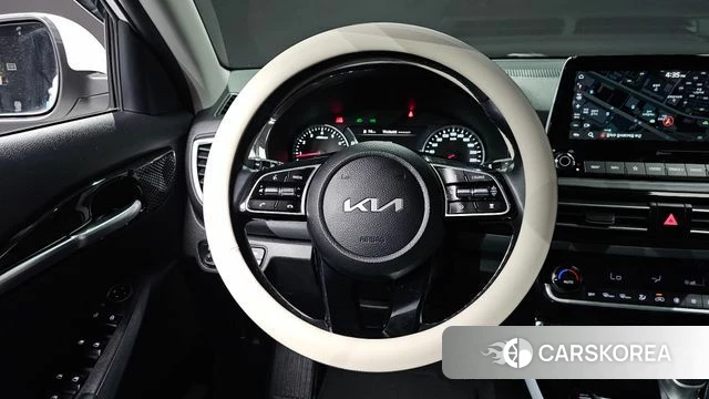 Kia Seltos 2022 Белый из Кореи, фото 4