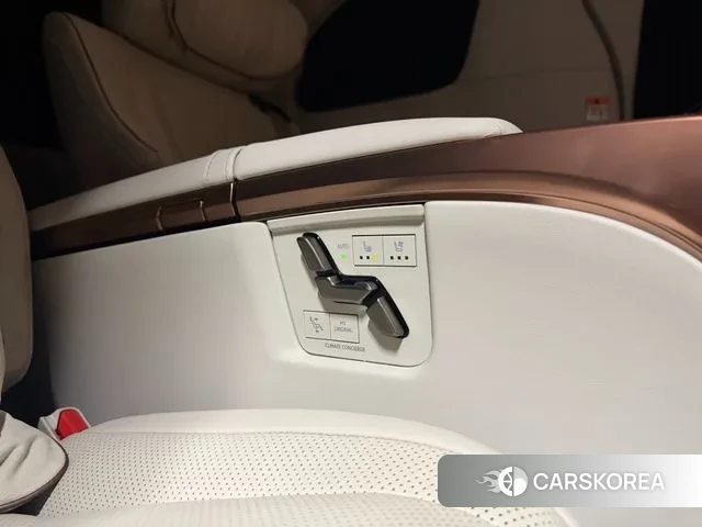 Lexus LM Second Generation 2025 Черный из Кореи, фото 4