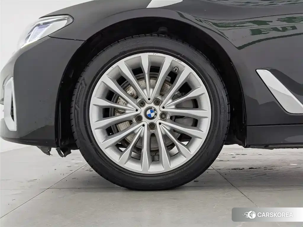 BMW 5 series 2020 Черный из Китая, фото 4