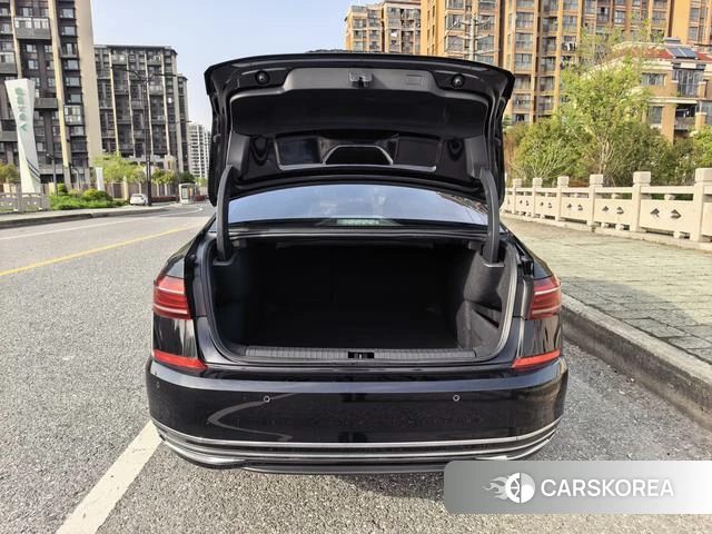 Volkswagen Passat 2022 Черный из Китая, фото 4