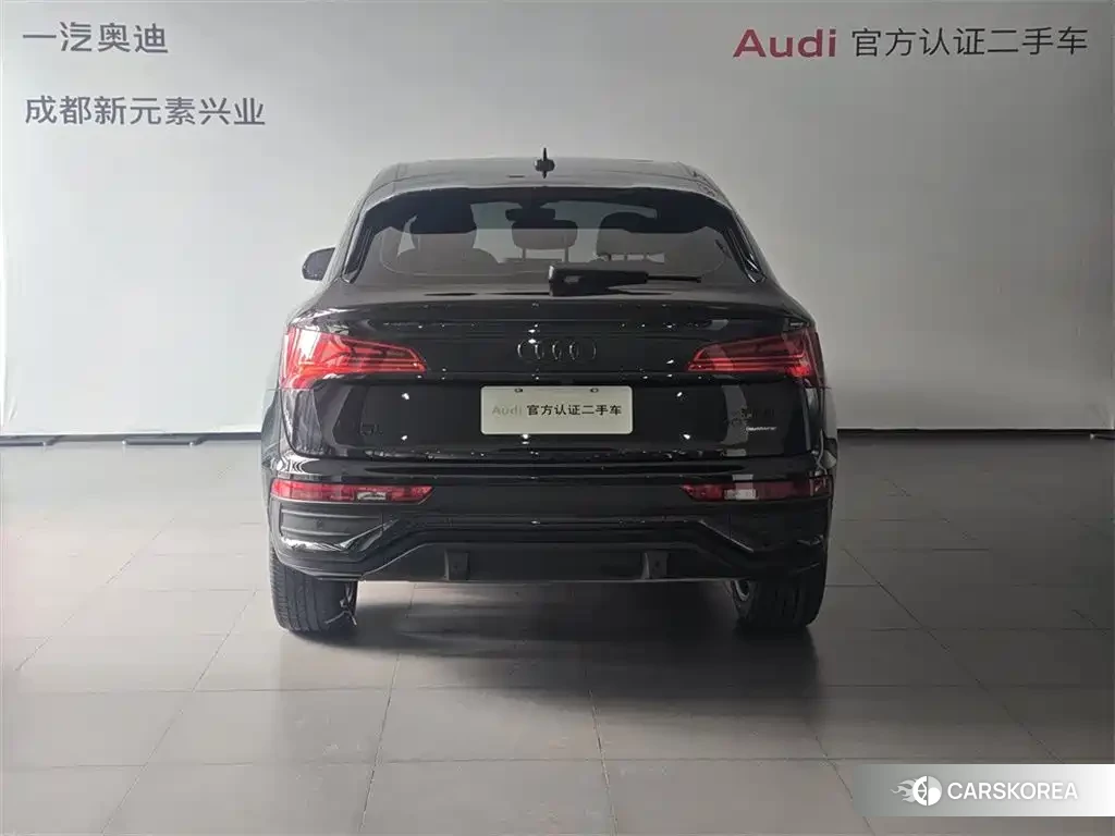 Audi Q5L 2023 Черный из Китая, фото 4