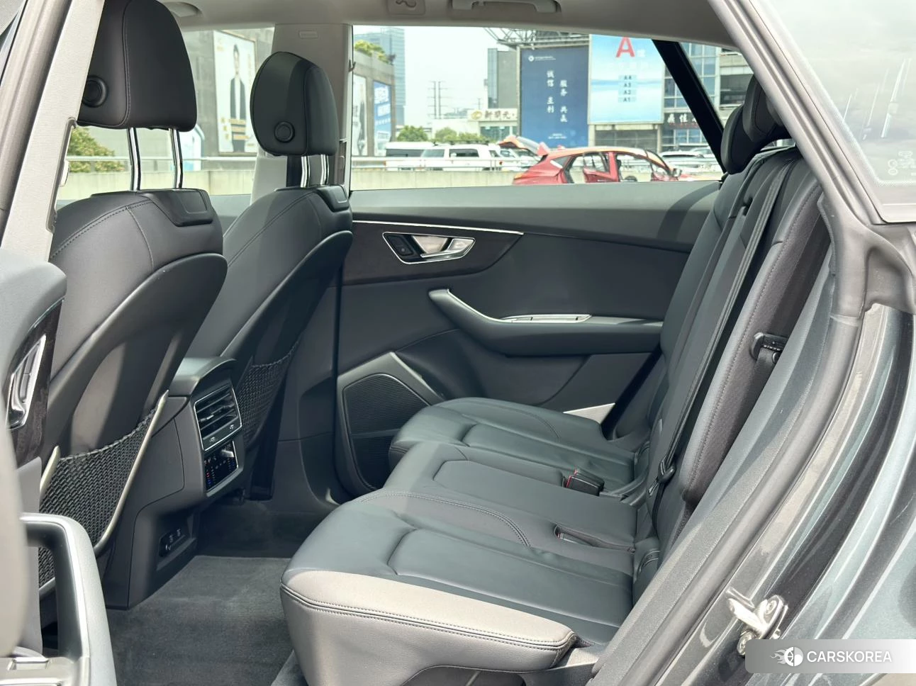Audi Q8 2020 Темно-серый из Китая, фото 4