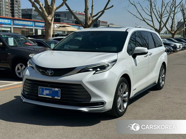 Toyota Saina 2024 Белый из Китая, фото 4