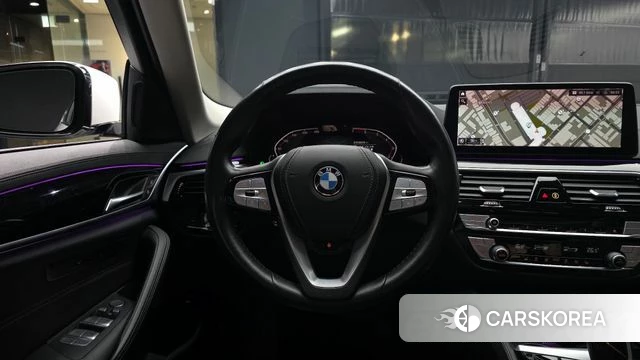 BMW 5 Series (G30) 2022 Белый из Кореи, фото 4