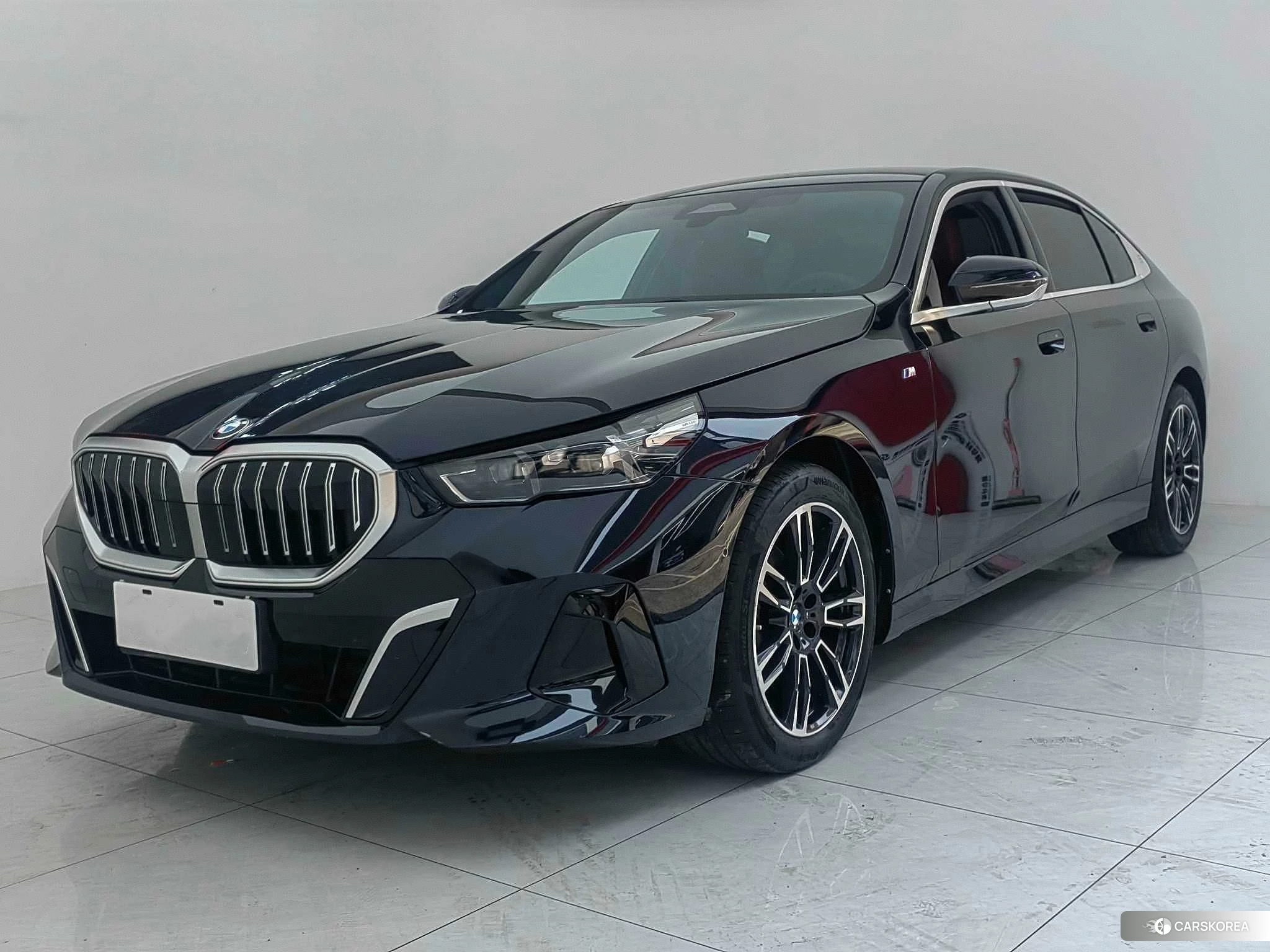 BMW 5 series 2025 Черный из Китая, фото 4