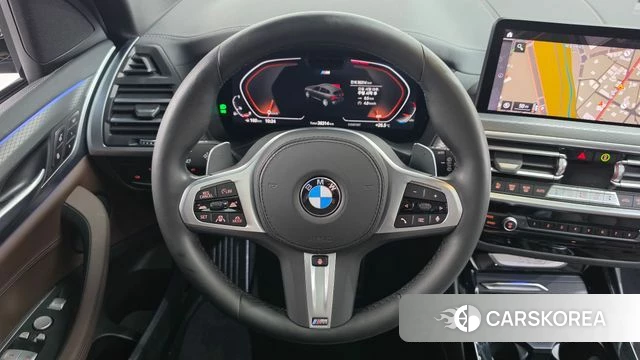 BMW X3 (G01) 2024 Светло-серебряный цвет из Кореи, фото 4