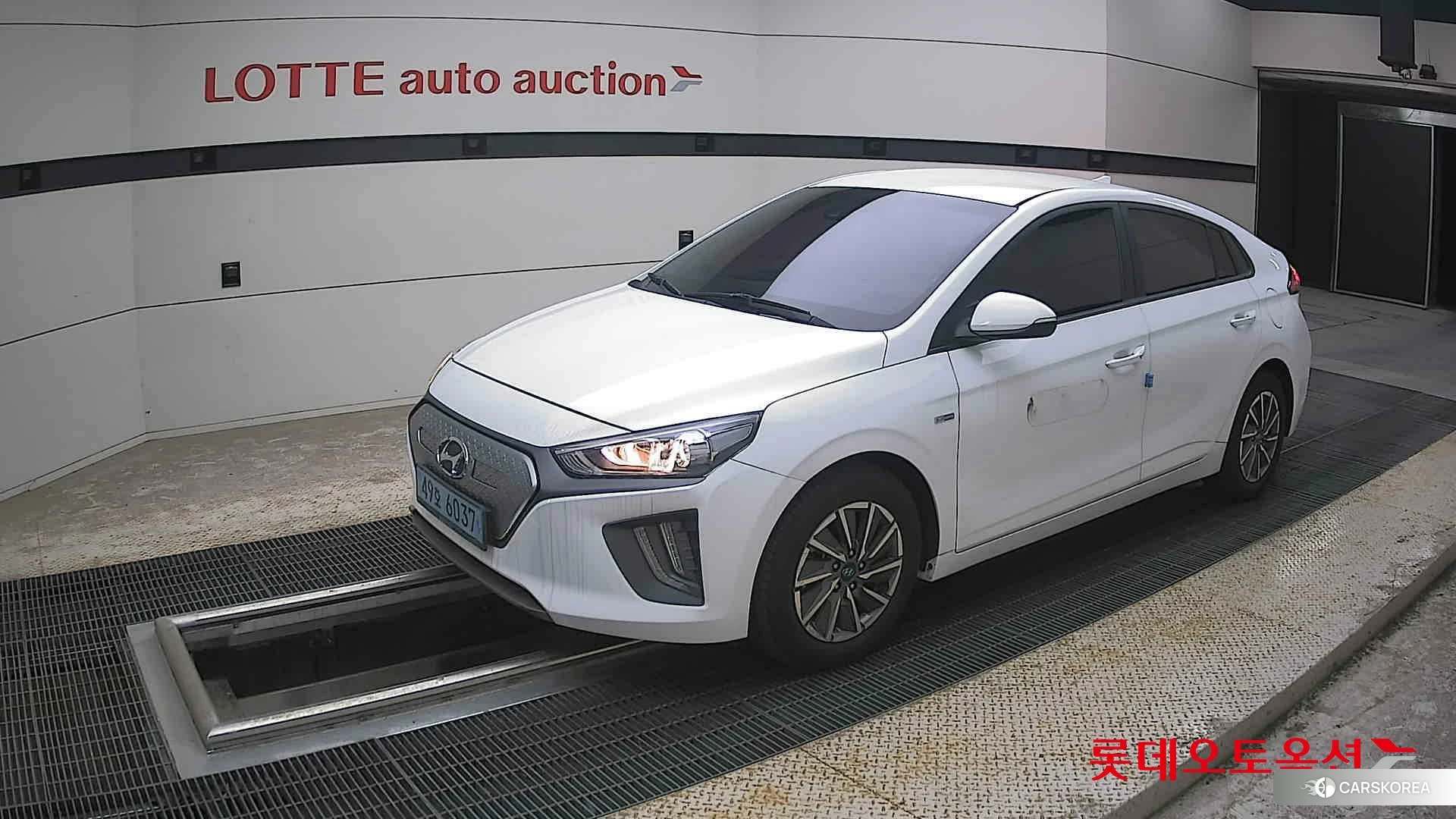 Hyundai IONIQ Electric 2020 Polar White из Кореи, фото 4