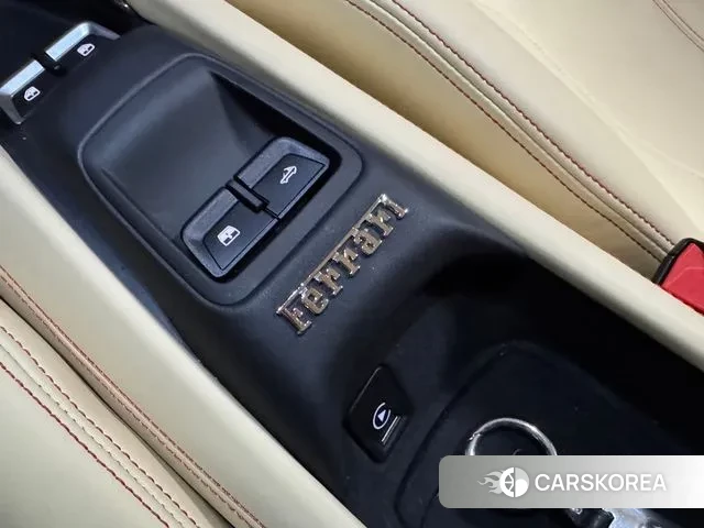 Ferrari F8 Spider 2023 Красный из Кореи, фото 4