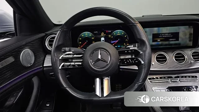Mercedes-Benz E-Class W213 2021 Светло-серебряный цвет из Кореи, фото 4