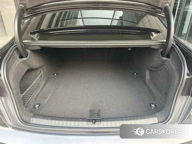 Audi A6L 2024 Темно-серый из Китая, фото 4
