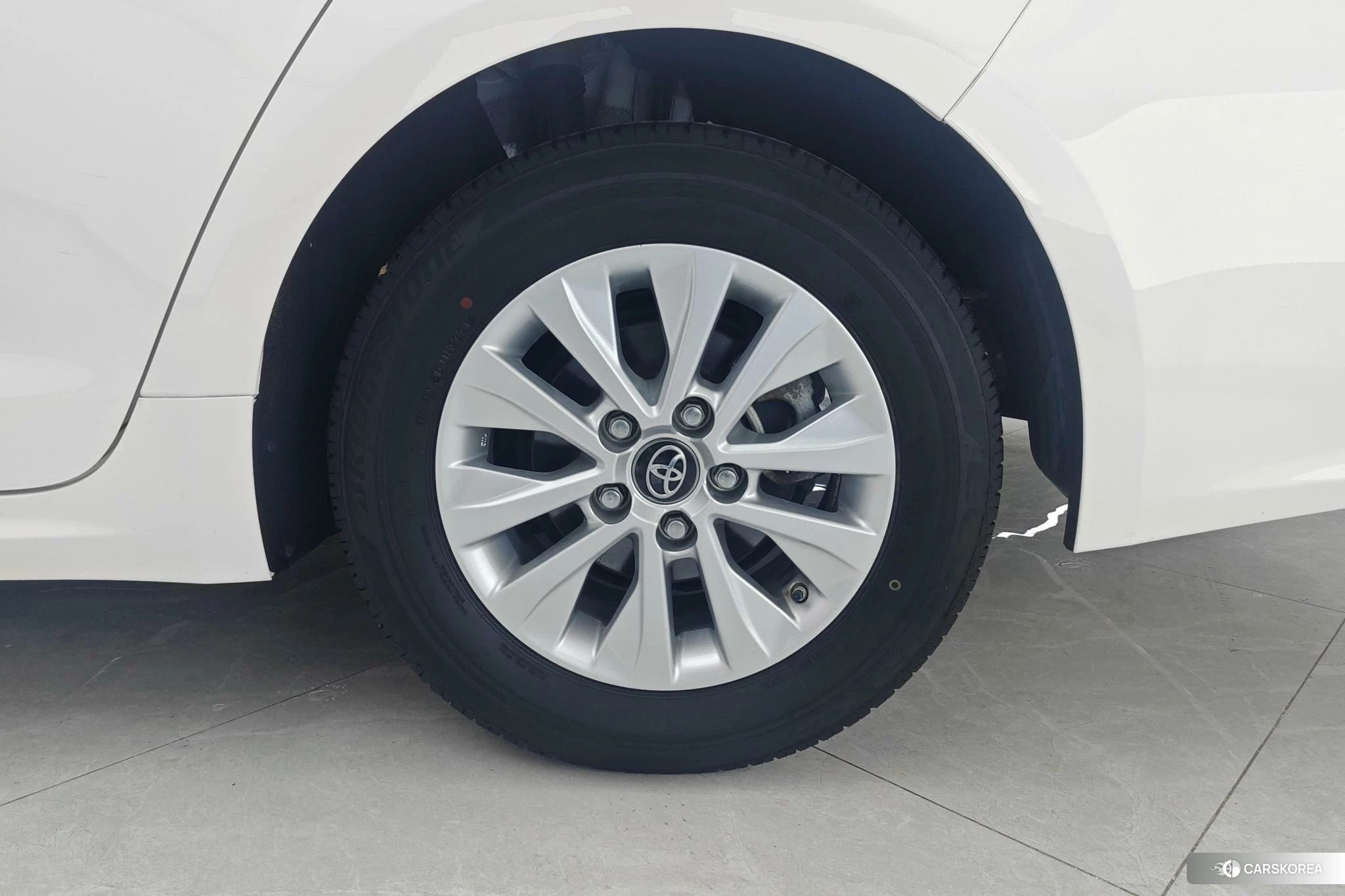 Toyota Corolla 2021 Белый из Китая, фото 4