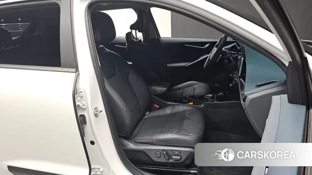 Kia Di Ol Nu Niro 2024 Белый из Кореи, фото 4