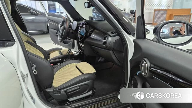 Mini Cooper S 2023 Белый из Кореи, фото 4