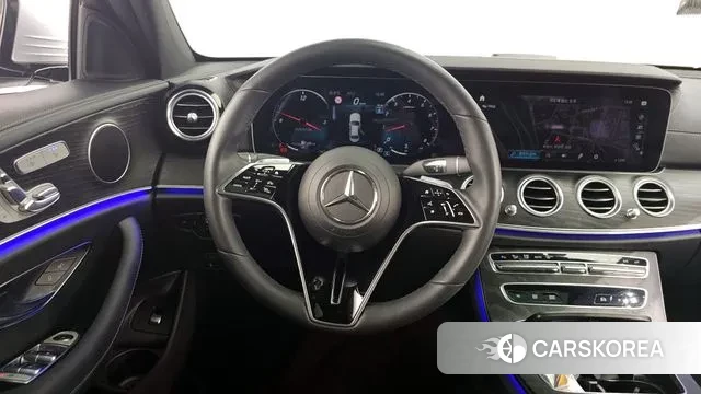 Mercedes-Benz E-Class W213 2023 Серебристо-серый из Кореи, фото 4