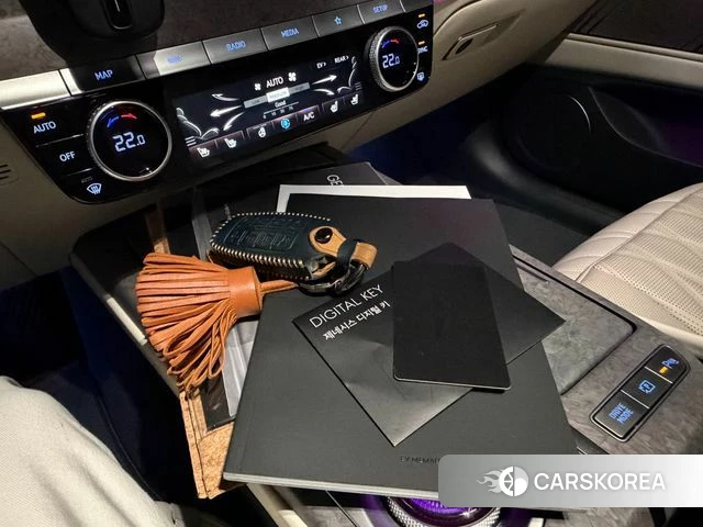 Genesis Electrified G80 (RG3) 2022 Белый из Кореи, фото 4