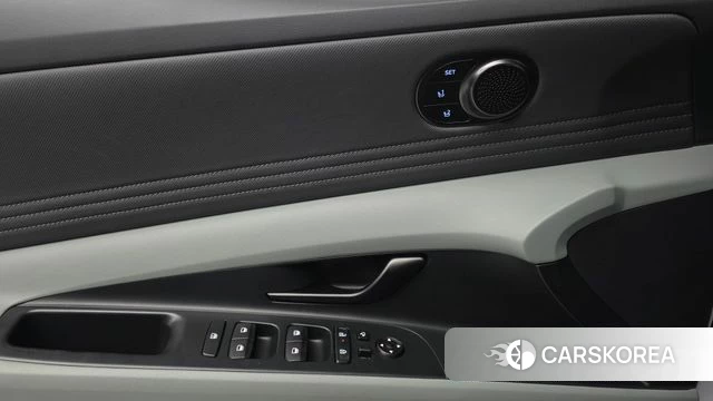 Hyundai The New Avante (CN7) 2024 Белый из Кореи, фото 4