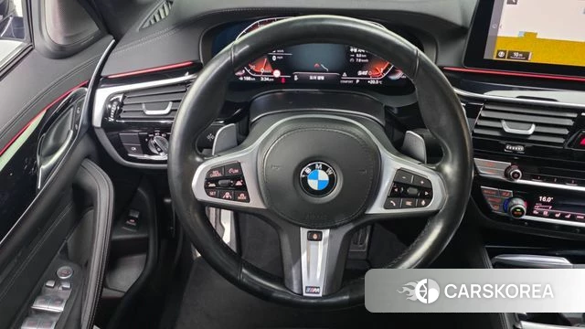 BMW 5 Series (G30) 2021 Черный из Кореи, фото 4