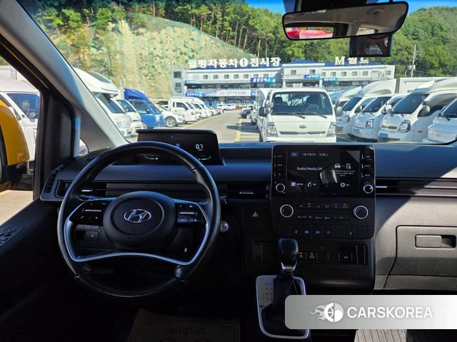 Hyundai Staria 2022 Желтый из Кореи, фото 4