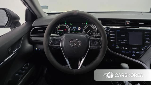 Toyota Camry (XV70) 2021 Серебристо-серый из Кореи, фото 4