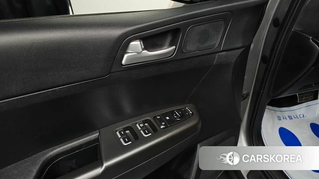 Kia Sportage The Bold 2021 Серый из Кореи, фото 4