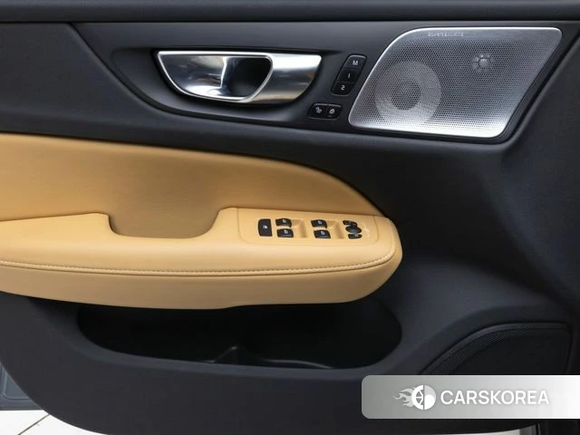 Volvo V60 Cross-Country 2nd Generation 2021 Серый из Кореи, фото 4