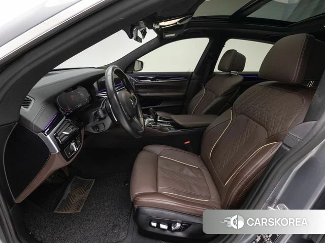 BMW 6 Series GT (G32) 2024 Серебристо-серый из Кореи, фото 4