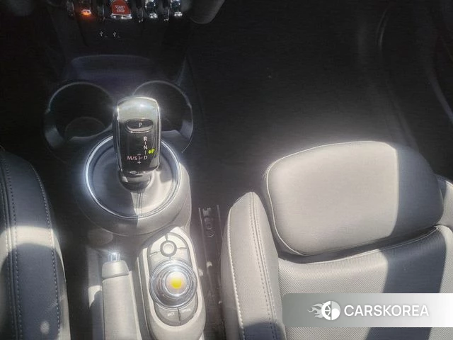 Mini Cooper 2019 Жемчужный цвет из Кореи, фото 4