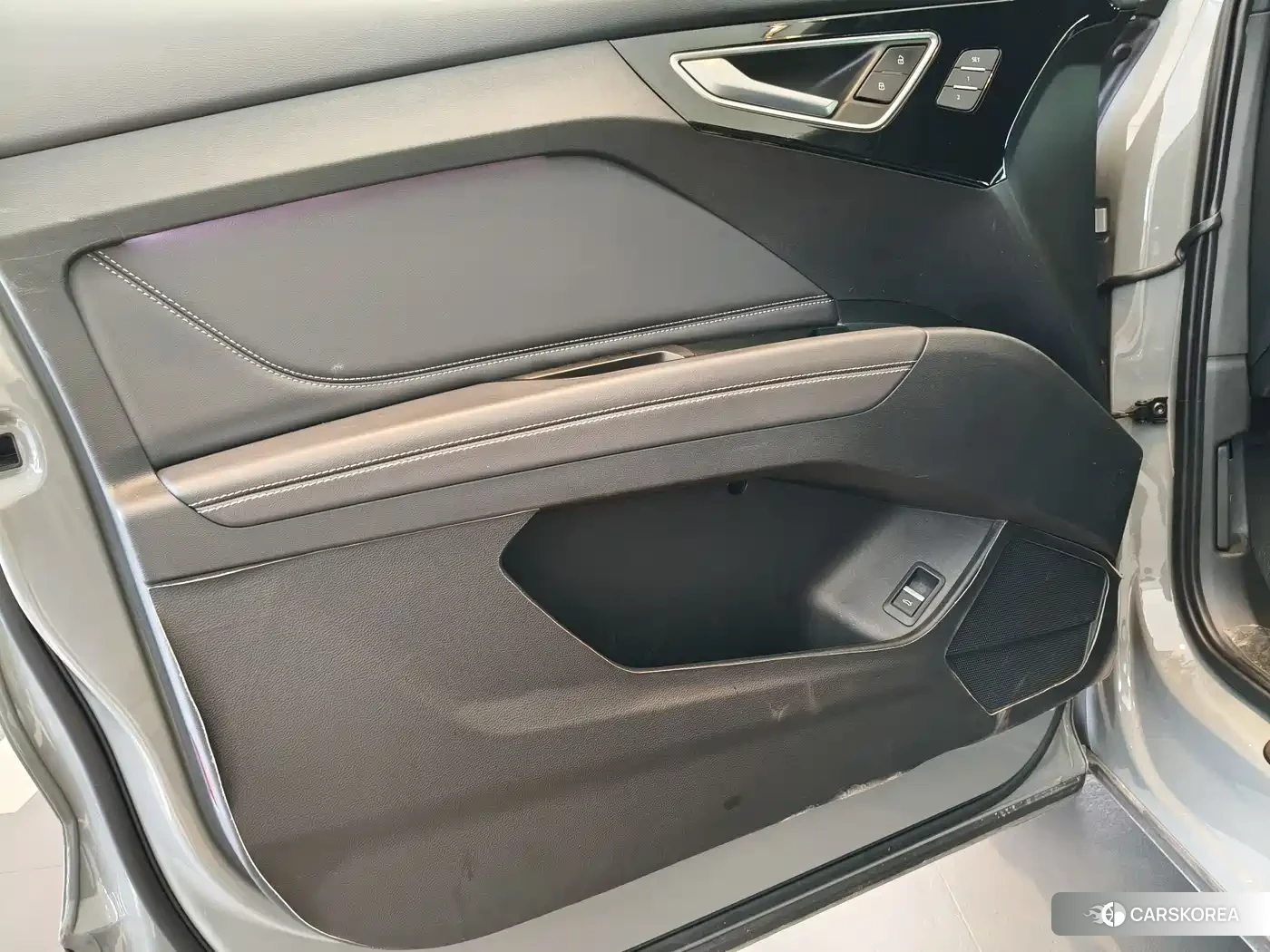 Audi Q4 e-tron 2024 Silver/gray из Китая, фото 4