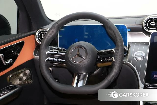 Mercedes-Benz GLC 2024 Черный из Китая, фото 4