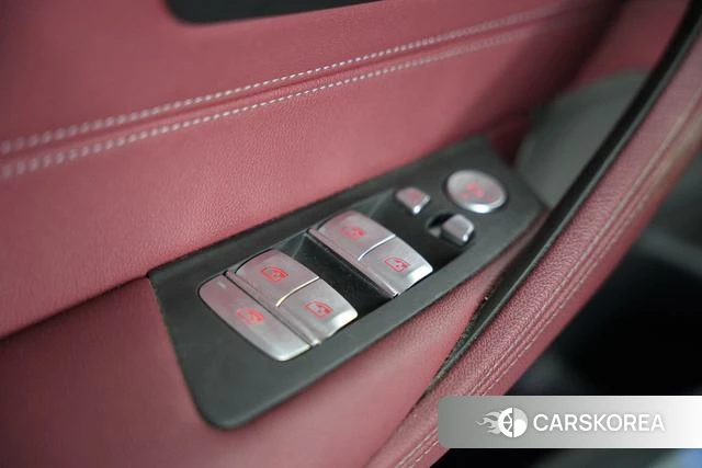 BMW 5 series 2022 Черный из Китая, фото 4