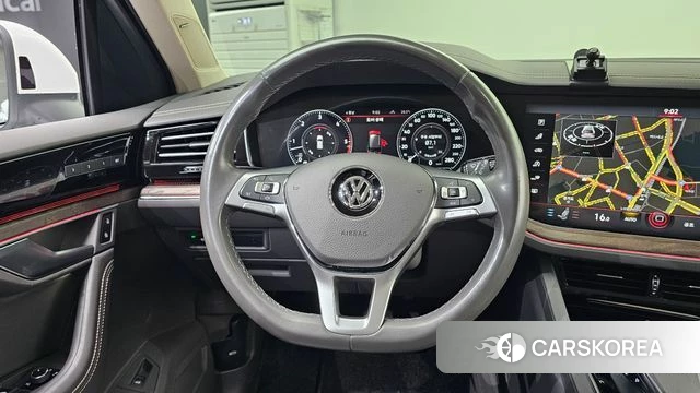 Volkswagen Touareg 3rd generation 2020 Белый из Кореи, фото 4
