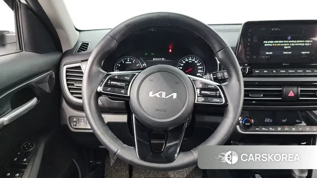 Kia Seltos 2022 Белый из Кореи, фото 4