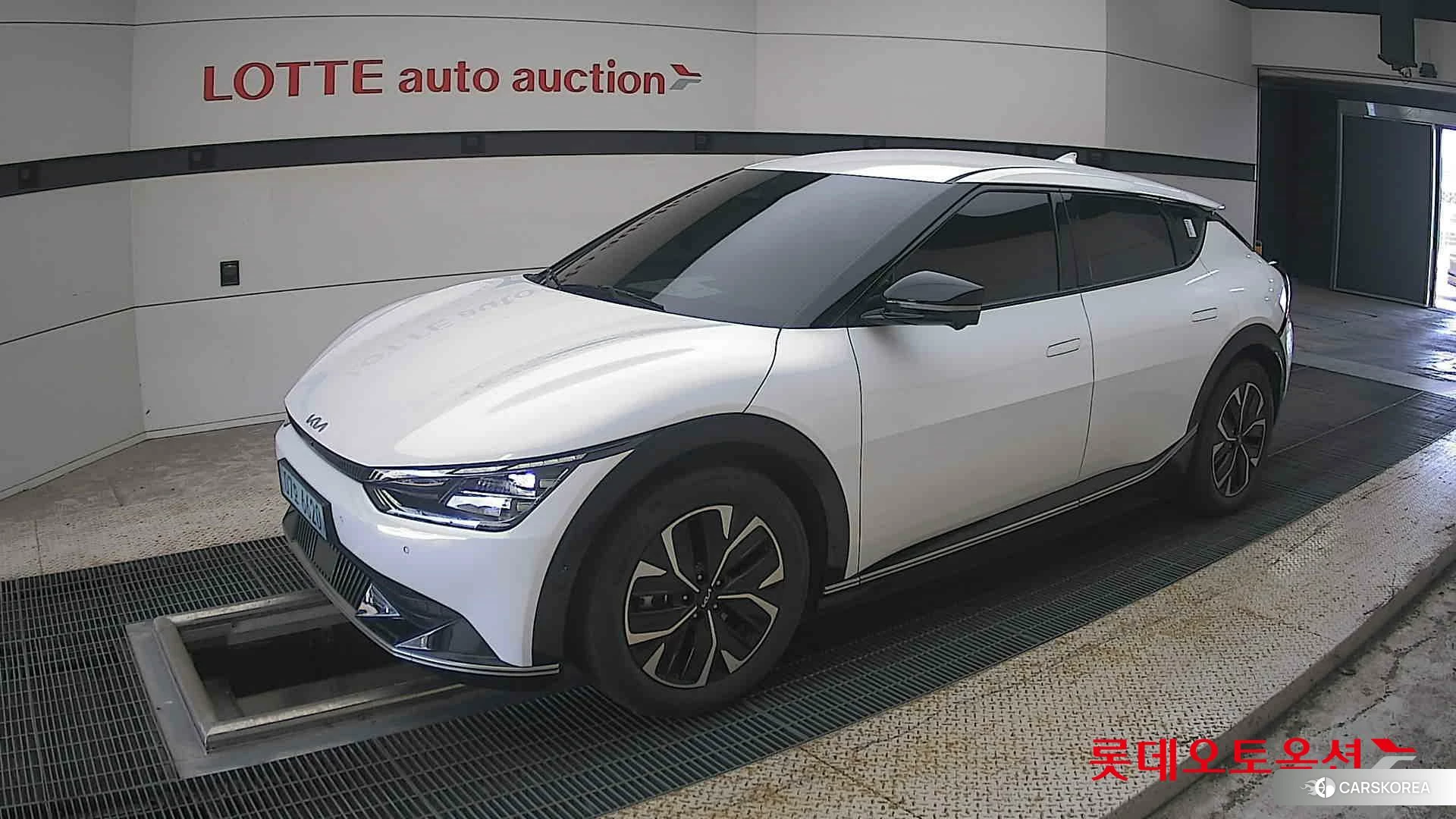Kia EV6 2022 Snow White Pearl из Кореи, фото 4