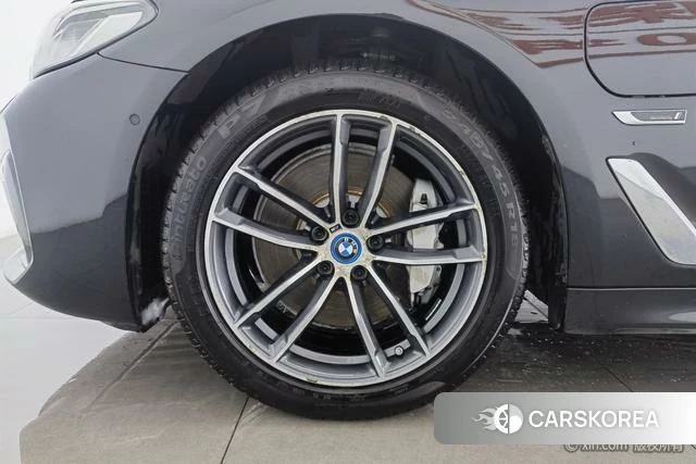 BMW 5 series PHEV 2021 Черный из Китая, фото 4