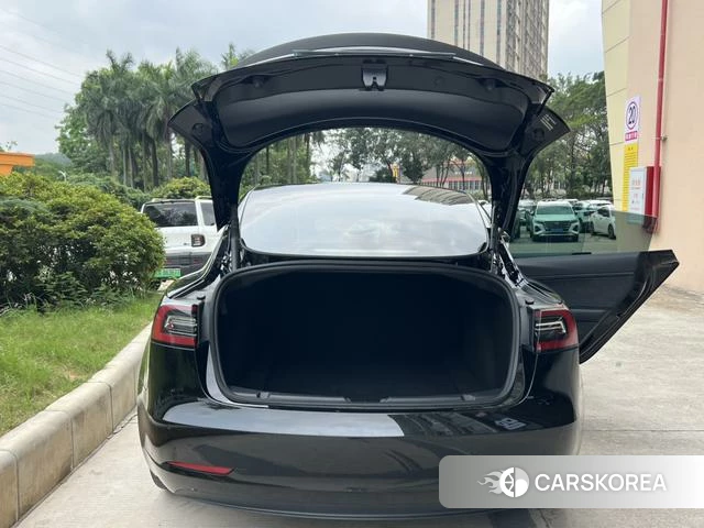 Tesla Model 3 2023 Черный из Китая, фото 4