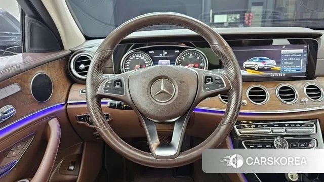 Mercedes-Benz E-Class W213 2018 Серый из Кореи, фото 4