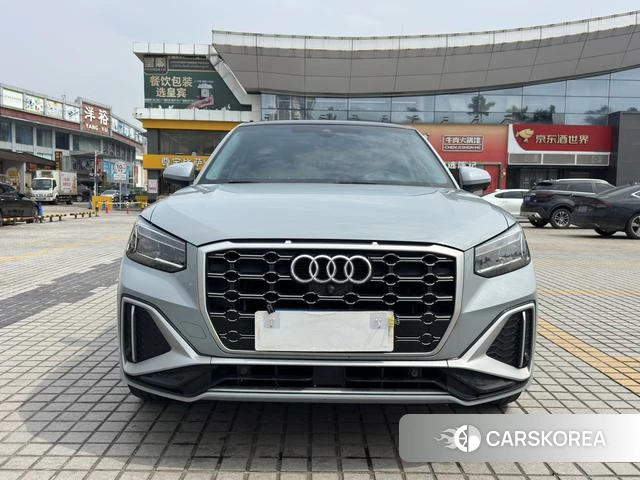 Audi Q2L 2022 Серебристо-серый из Китая, фото 4