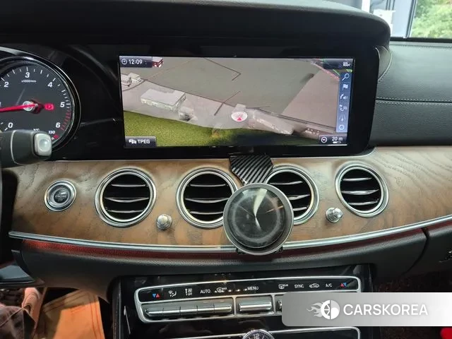 Mercedes-Benz E-Class W213 2019 Белый из Кореи, фото 4