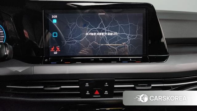 Volkswagen Golf 8th Generation 2024 Белый из Кореи, фото 4