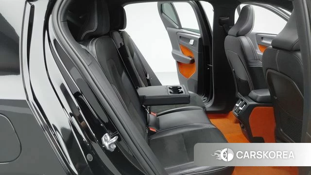 Volvo XC40 2018 Черный из Кореи, фото 4